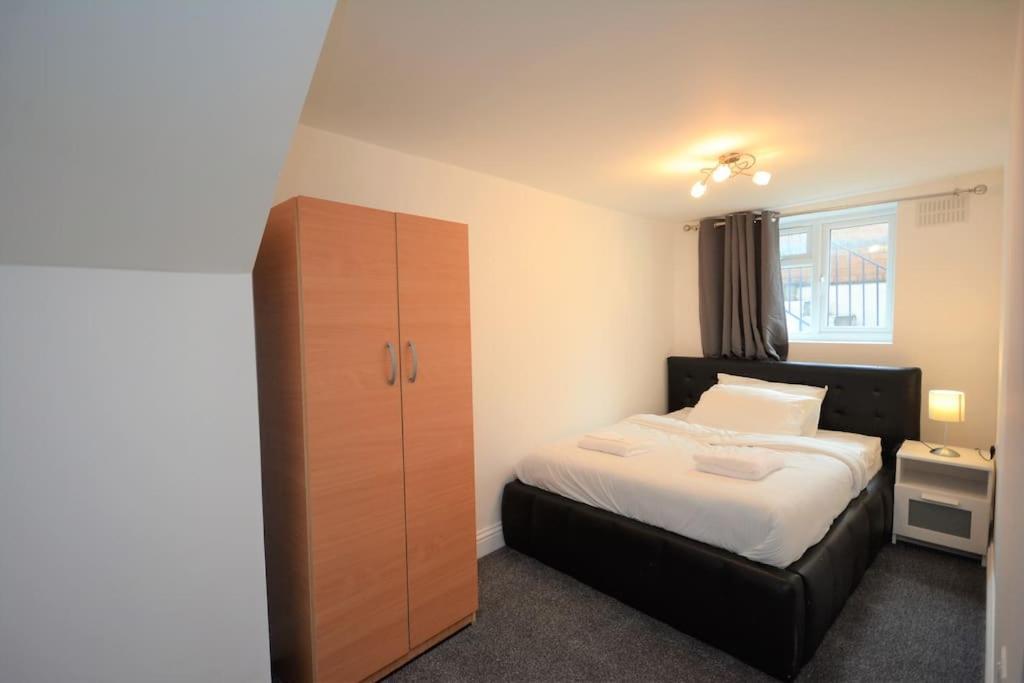 Lovely 4bedroom Londra