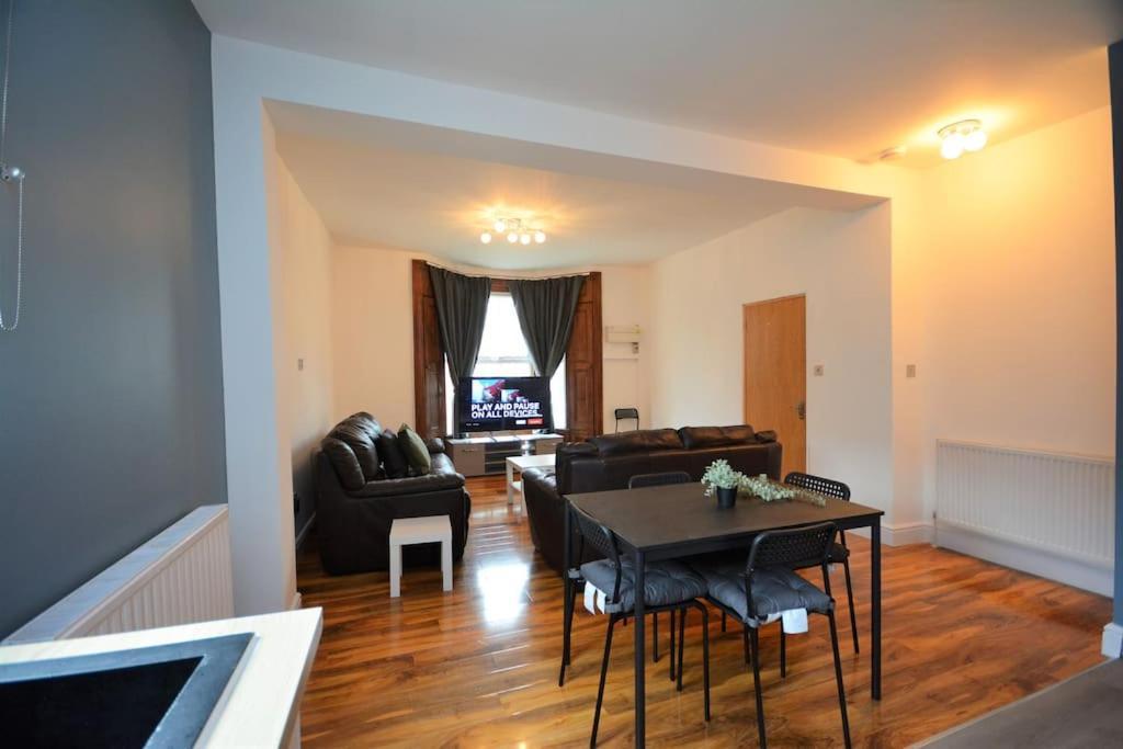 Lovely 4bedroom Appartamento
