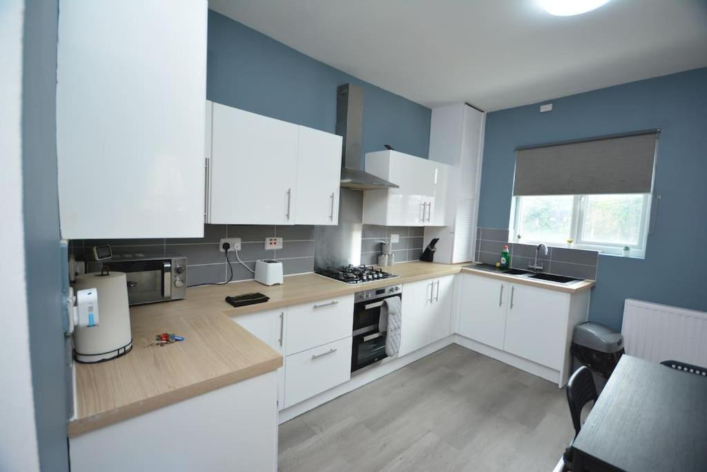 Lovely 4bedroom Appartamento *