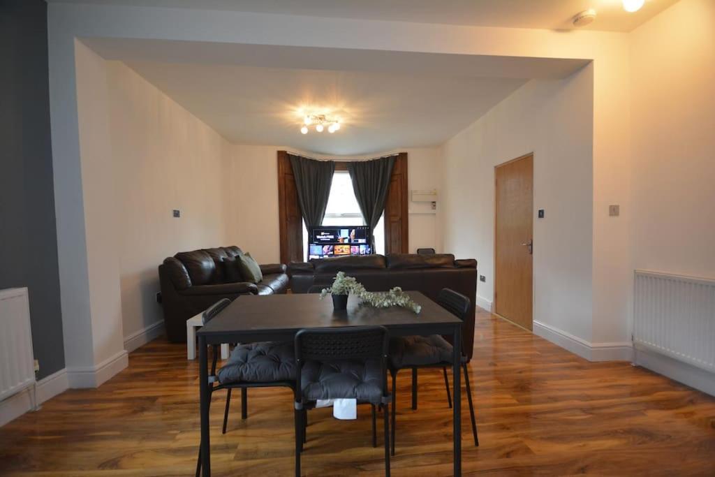 Lovely 4bedroom Londra