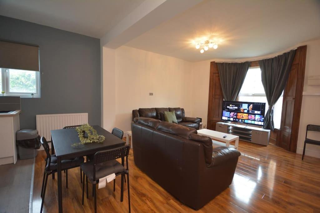 Appartamento Lovely 4bedroom Londra